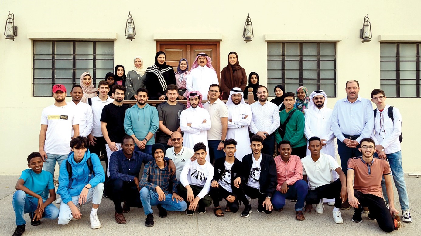 Minister of Social Development and Family, met with a group of outstanding student fans. It was part of the “Qatar 2022: Joy for All” 